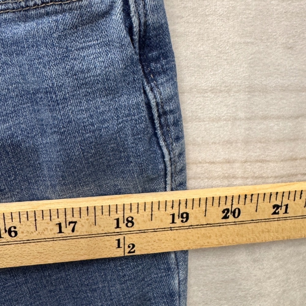 Levis 505 Straight Leg Jeans Medium Wash Blue Denim Womens Size 32 - Picture 9 of 10
